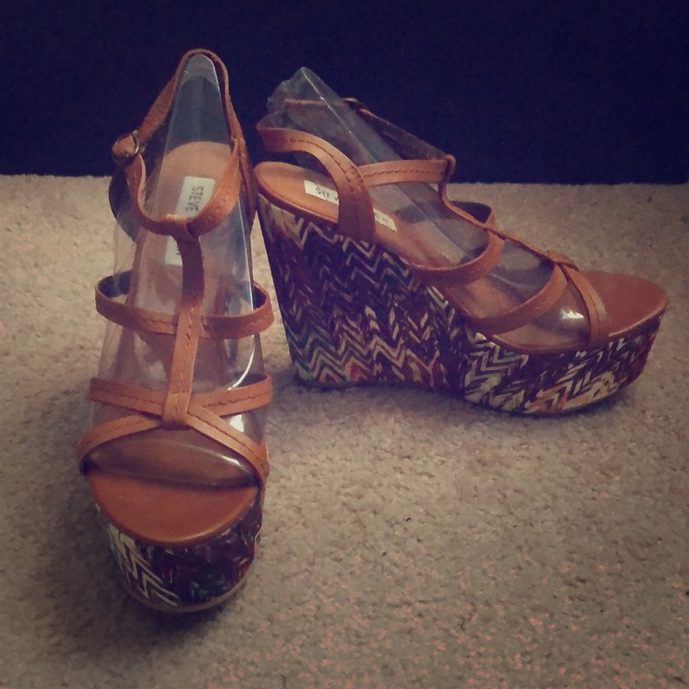 Steve Madden Camel Platform Wedge Sandals